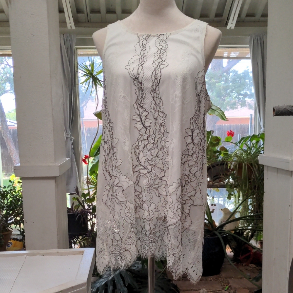 Elegant White Lace Sleeveless top XL